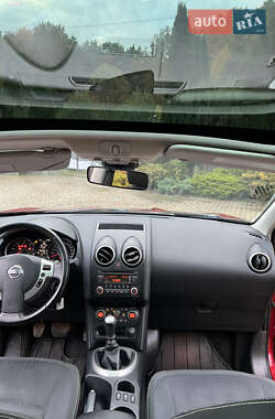 Позашляховик / Кросовер Nissan Qashqai+2 2011 в 