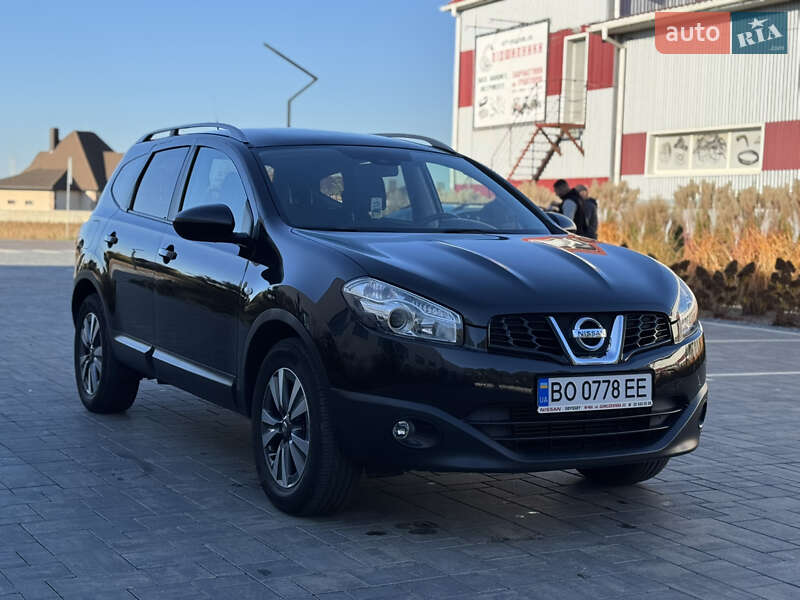 Nissan Qashqai+2 2010