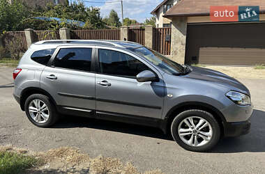 Внедорожник / Кроссовер Nissan Qashqai+2 2010 в 