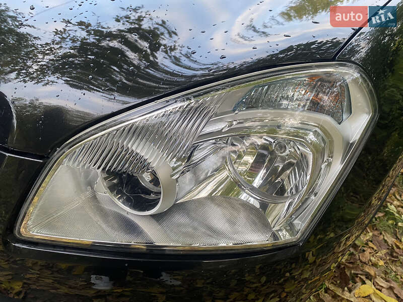 Позашляховик / Кросовер Nissan Qashqai+2 2009 в Рівному