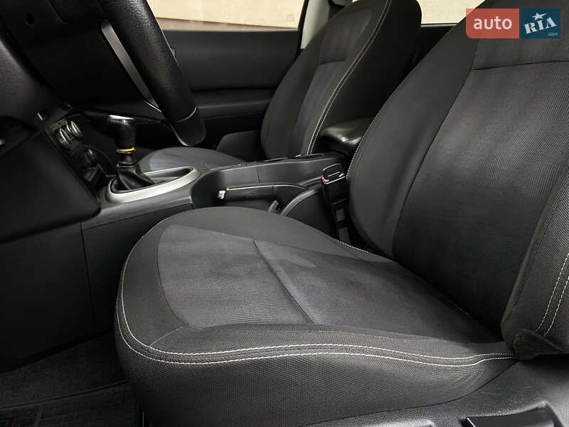 Позашляховик / Кросовер Nissan Qashqai+2 2013 в Звягелі