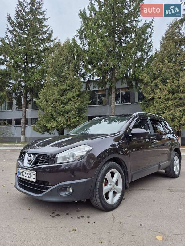 Позашляховик / Кросовер Nissan Qashqai+2 2011 в Рівному