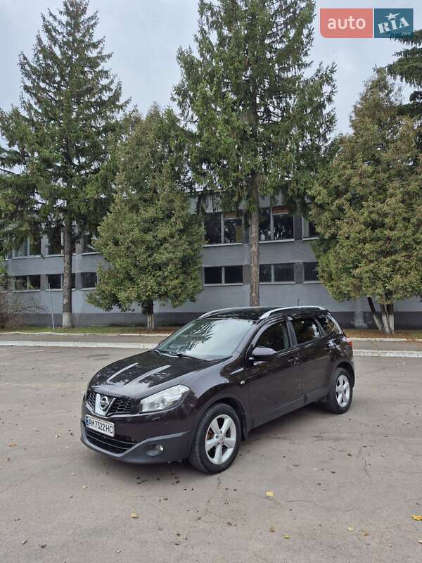 Позашляховик / Кросовер Nissan Qashqai+2 2011 в Рівному