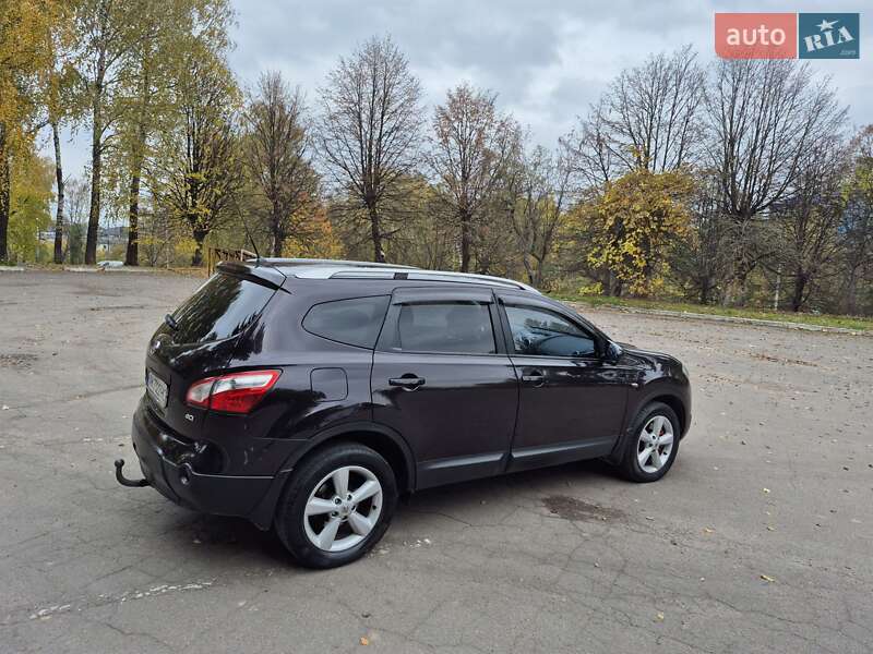 Позашляховик / Кросовер Nissan Qashqai+2 2011 в Рівному