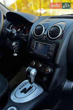 Позашляховик / Кросовер Nissan Qashqai+2 2011 в  фото 47 Позашляховик / Кросовер Nissan Qashqai+2 2011 в