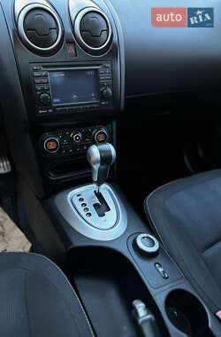 Позашляховик / Кросовер Nissan Qashqai+2 2011 в  фото 67 Позашляховик / Кросовер Nissan Qashqai+2 2011 в