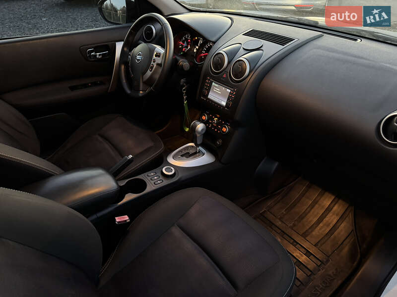 Позашляховик / Кросовер Nissan Qashqai+2 2012 в Умані