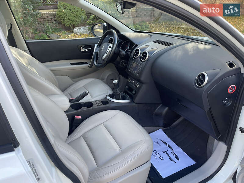 Внедорожник / Кроссовер Nissan Qashqai+2 2010 в Луцке