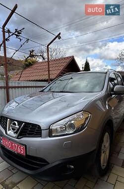 Позашляховик / Кросовер Nissan Qashqai+2 2010 в Сваляві