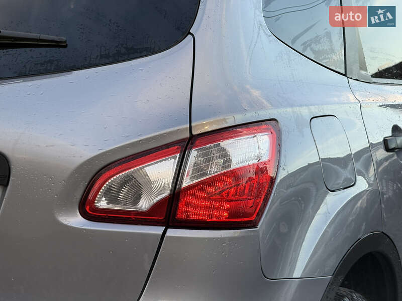 Позашляховик / Кросовер Nissan Qashqai+2 2010 в Стрию
