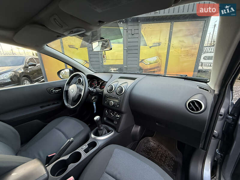 Позашляховик / Кросовер Nissan Qashqai+2 2010 в Стрию
