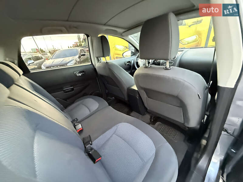Позашляховик / Кросовер Nissan Qashqai+2 2010 в Стрию