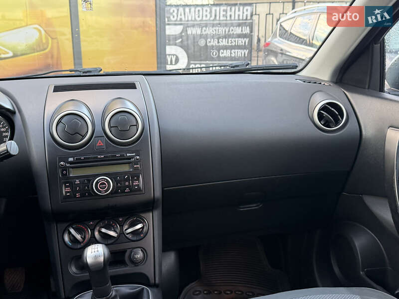 Позашляховик / Кросовер Nissan Qashqai+2 2010 в Стрию