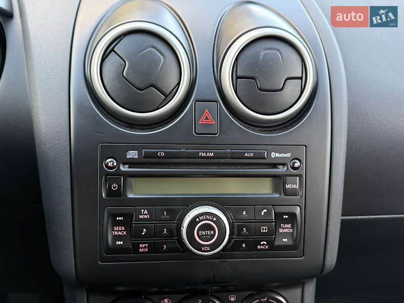 Позашляховик / Кросовер Nissan Qashqai+2 2010 в Стрию