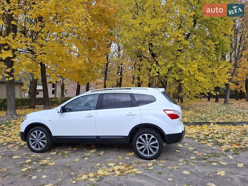 Позашляховик / Кросовер Nissan Qashqai+2 2011 в Луцьку