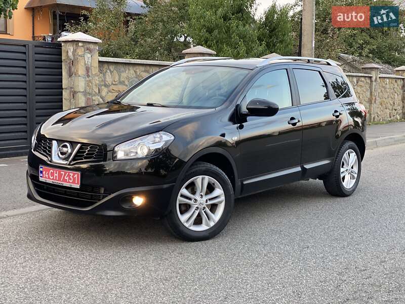 Nissan Qashqai+2 2010