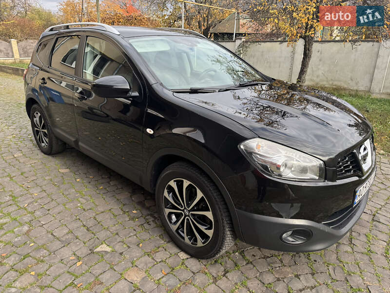 Nissan Qashqai+2 2012