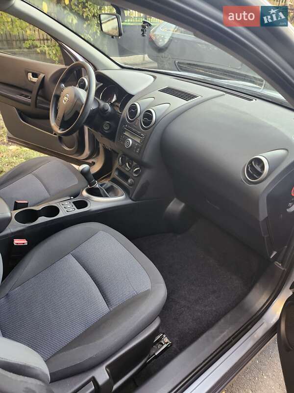 Позашляховик / Кросовер Nissan Qashqai+2 2011 в Києві