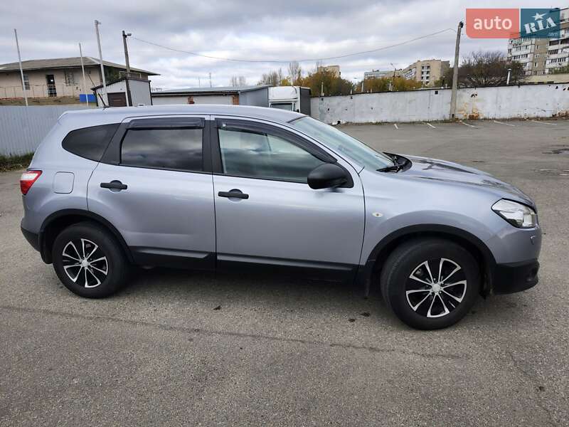 Позашляховик / Кросовер Nissan Qashqai+2 2011 в Києві