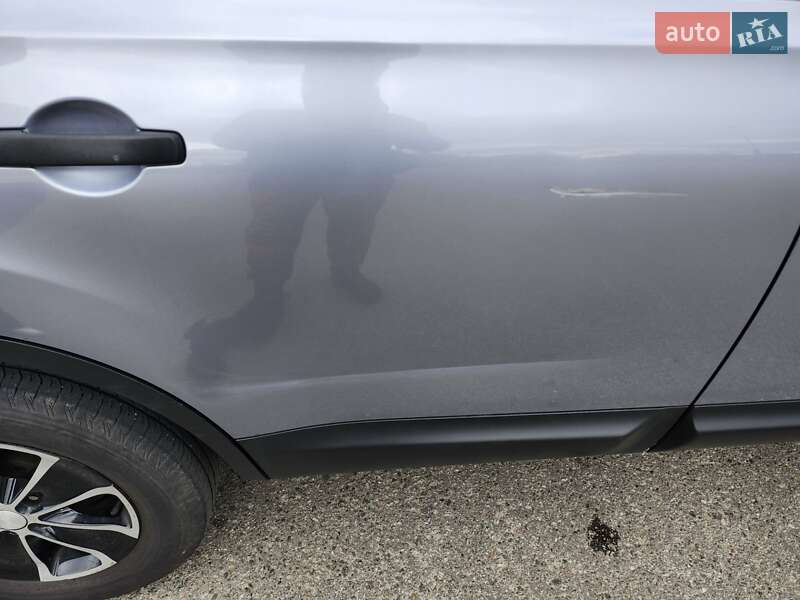 Позашляховик / Кросовер Nissan Qashqai+2 2011 в Києві