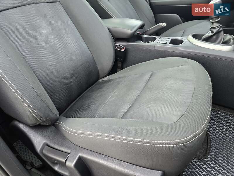 Внедорожник / Кроссовер Nissan Qashqai+2 2011 в Калуше