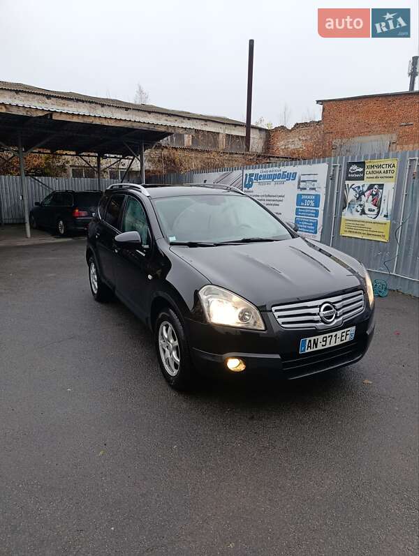 Позашляховик / Кросовер Nissan Qashqai+2 2010 в Звягелі