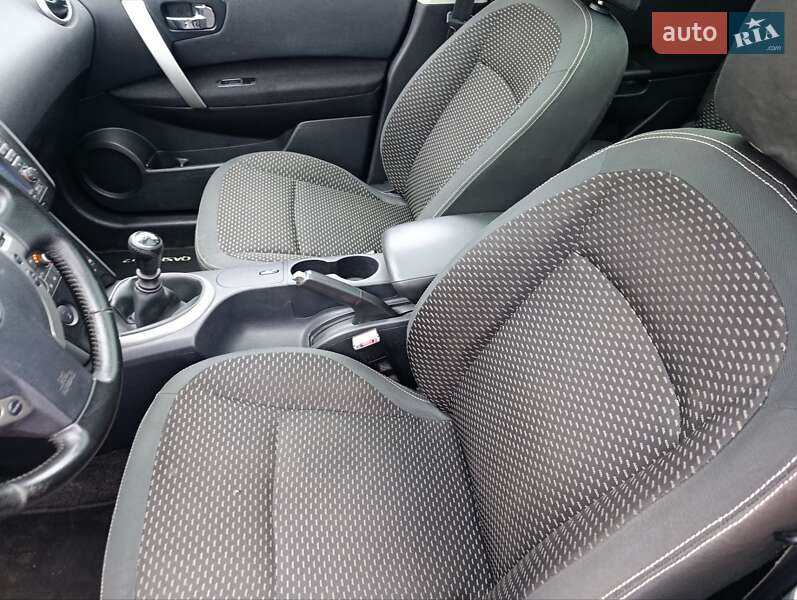 Позашляховик / Кросовер Nissan Qashqai+2 2010 в Звягелі