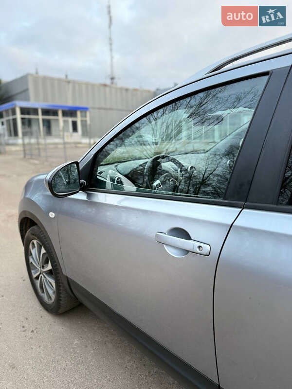 Позашляховик / Кросовер Nissan Qashqai+2 2010 в Сумах фото 19 Позашляховик / Кросовер Nissan Qashqai+2 2010 в Сумах