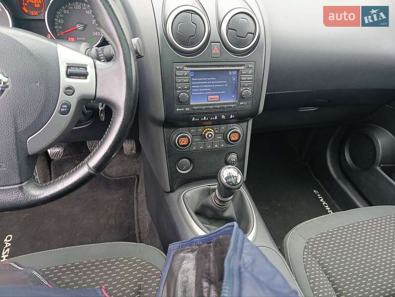 Позашляховик / Кросовер Nissan Qashqai+2 2010 в Звягелі
