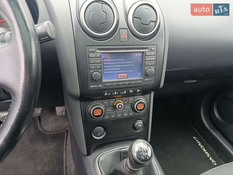 Позашляховик / Кросовер Nissan Qashqai+2 2010 в Звягелі