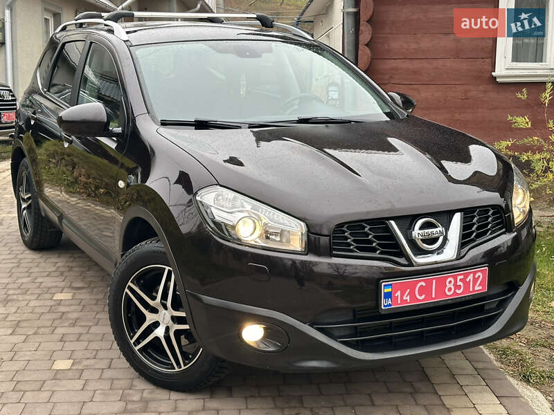 Nissan Qashqai+2 2011