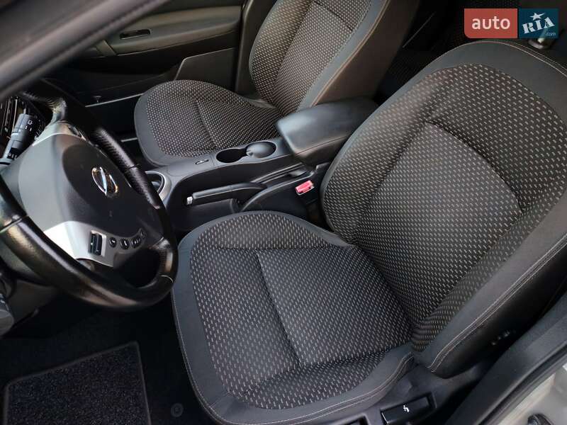 Позашляховик / Кросовер Nissan Qashqai+2 2009 в Стрию