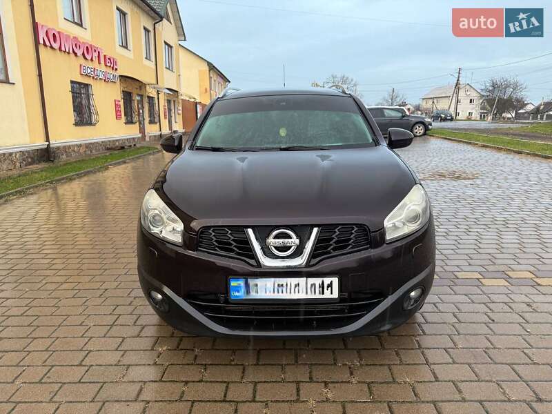 Nissan Qashqai+2 2010