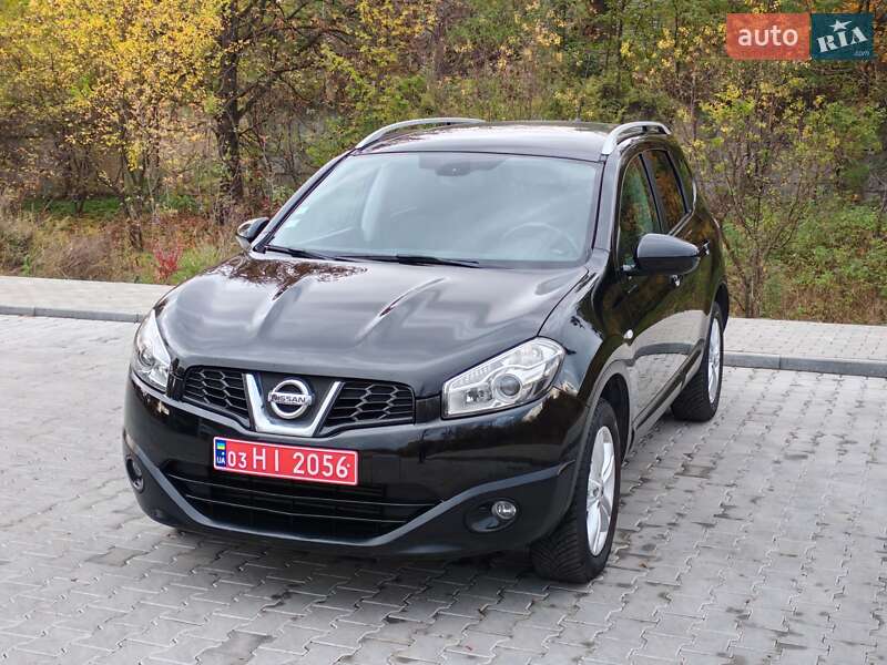 Позашляховик / Кросовер Nissan Qashqai+2 2011 в Стрию