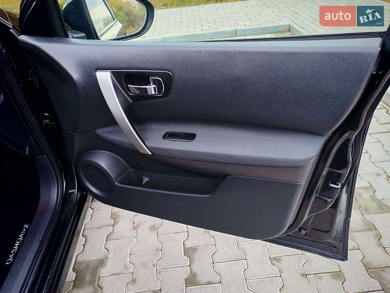 Позашляховик / Кросовер Nissan Qashqai+2 2011 в Стрию