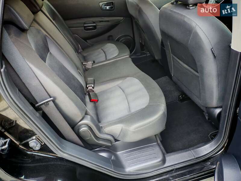 Позашляховик / Кросовер Nissan Qashqai+2 2011 в Стрию