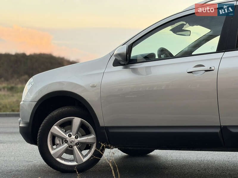 Позашляховик / Кросовер Nissan Qashqai+2 2010 в Вінниці