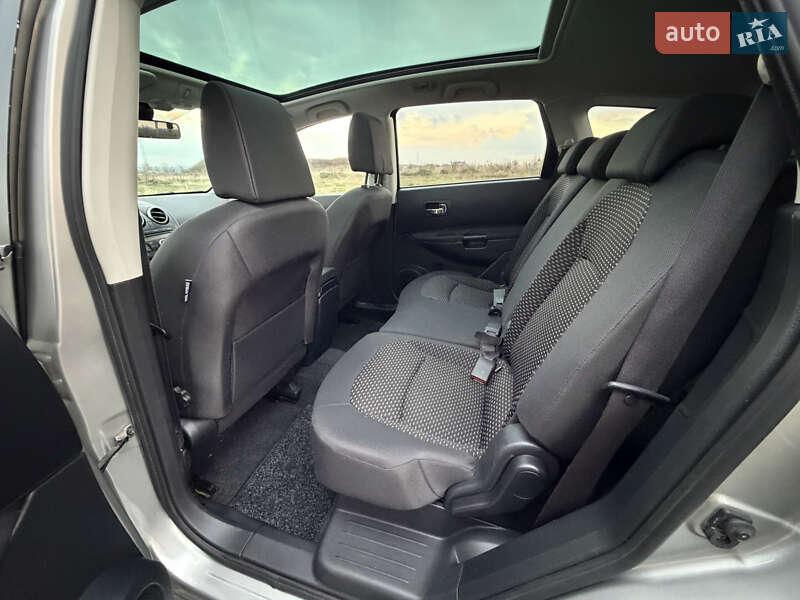 Позашляховик / Кросовер Nissan Qashqai+2 2010 в Вінниці