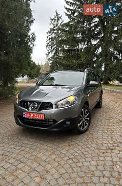 Позашляховик / Кросовер Nissan Qashqai+2 2011 в Києві
