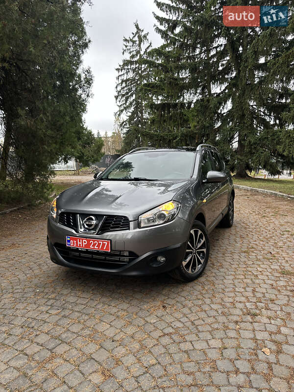 Позашляховик / Кросовер Nissan Qashqai+2 2011 в Києві