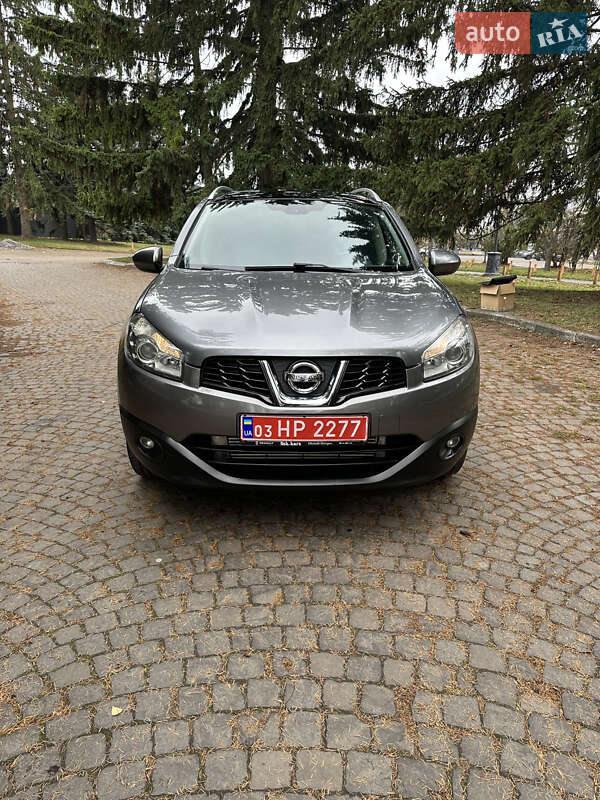 Позашляховик / Кросовер Nissan Qashqai+2 2011 в Києві