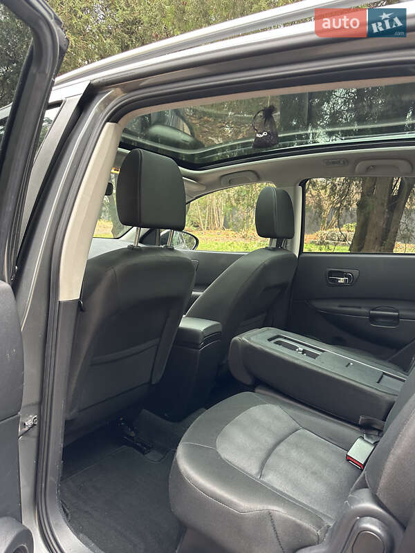 Позашляховик / Кросовер Nissan Qashqai+2 2011 в Києві