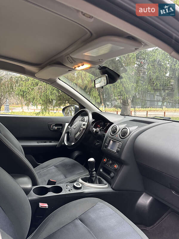 Позашляховик / Кросовер Nissan Qashqai+2 2011 в Києві