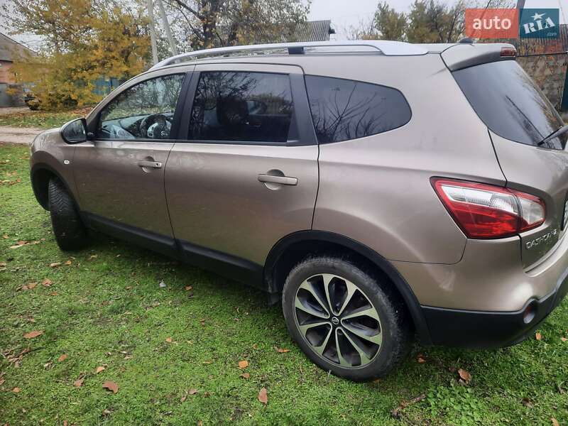 Внедорожник / Кроссовер Nissan Qashqai+2 2011 в Кропивницком