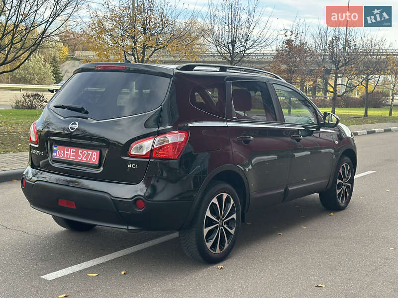 Внедорожник / Кроссовер Nissan Qashqai+2 2013 в Киеве