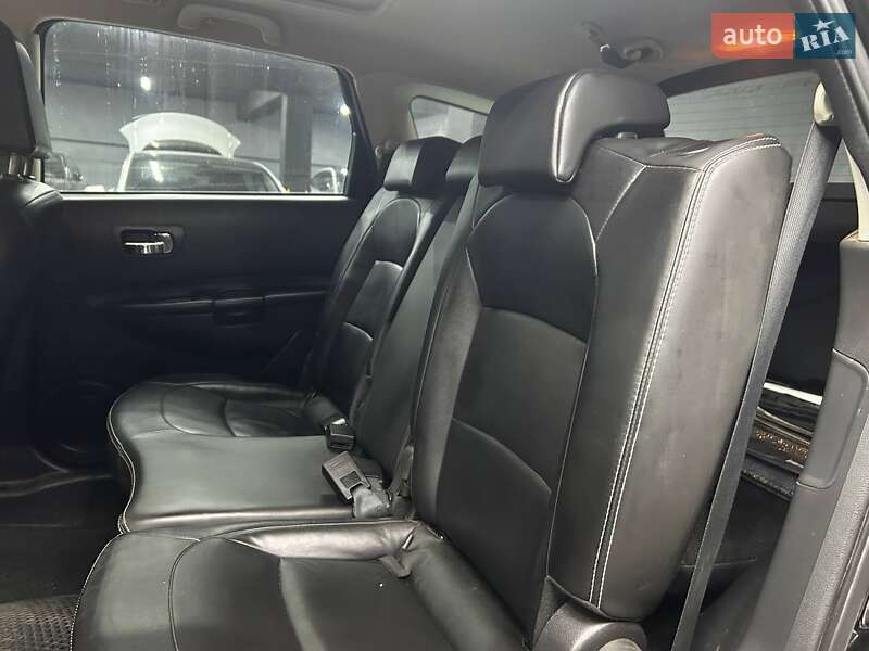 Внедорожник / Кроссовер Nissan Qashqai+2 2010 в Черновцах