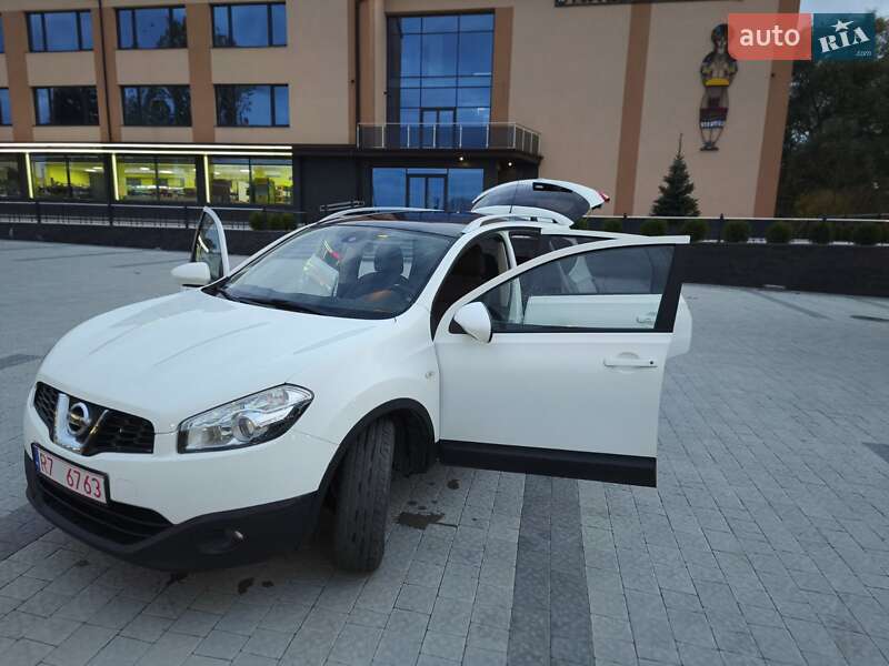 Позашляховик / Кросовер Nissan Qashqai+2 2010 в Львові фото Позашляховик / Кросовер Nissan Qashqai+2 2010 в Львові