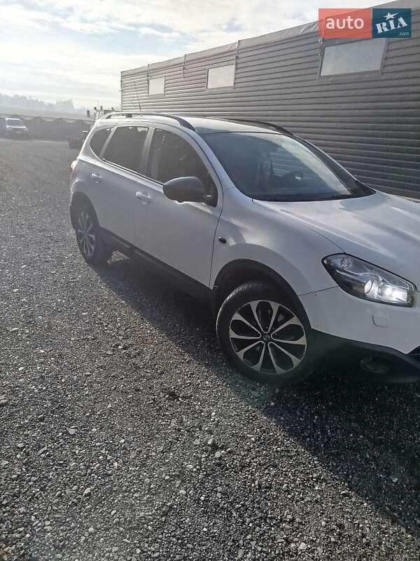 Внедорожник / Кроссовер Nissan Qashqai+2 2013 в Ивано-Франковске фото 3 Внедорожник / Кроссовер Nissan Qashqai+2 2013 в Ивано-Франковске