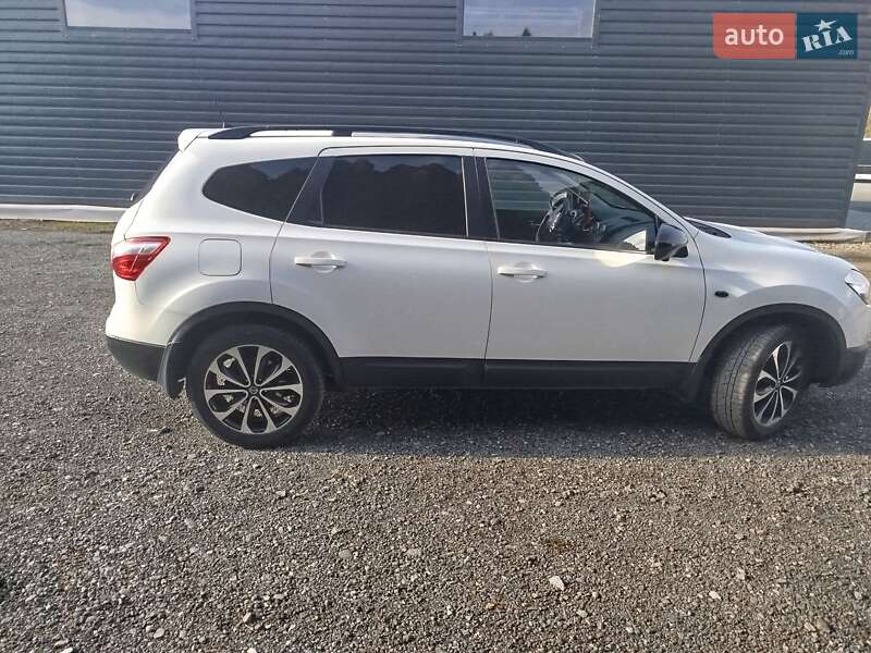 Внедорожник / Кроссовер Nissan Qashqai+2 2013 в Ивано-Франковске фото 9 Внедорожник / Кроссовер Nissan Qashqai+2 2013 в Ивано-Франковске