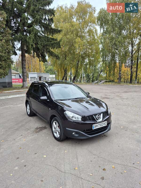 Внедорожник / Кроссовер Nissan Qashqai+2 2011 в Ровно